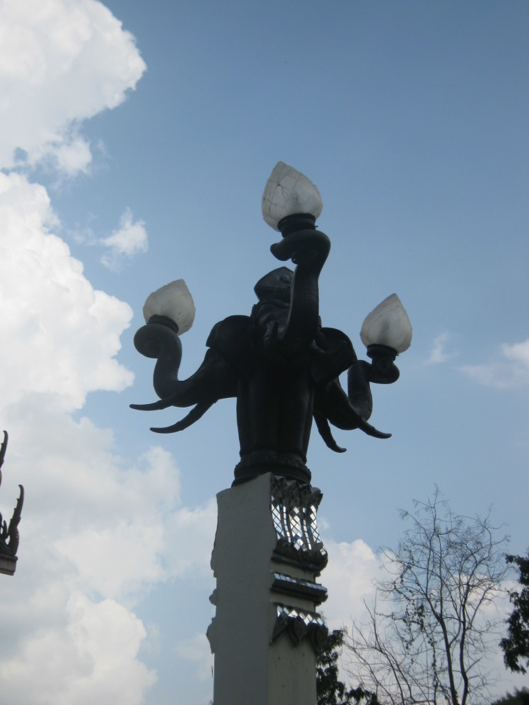 Erawan Marktplatz Strassenlaterne