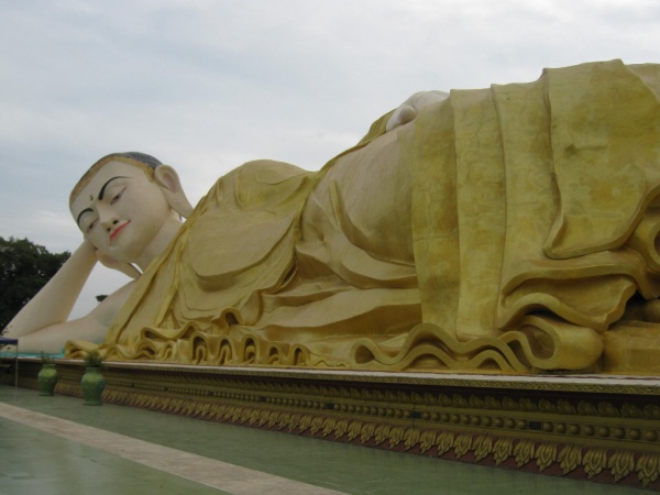 bago_liegender_buddha